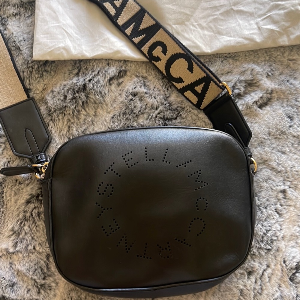 Stella McCartney crossover bag. Vegan leather.